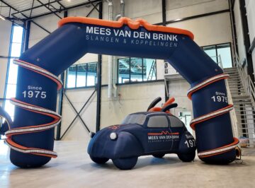 Opblaasboog en opblaas eend Mees van den Brink